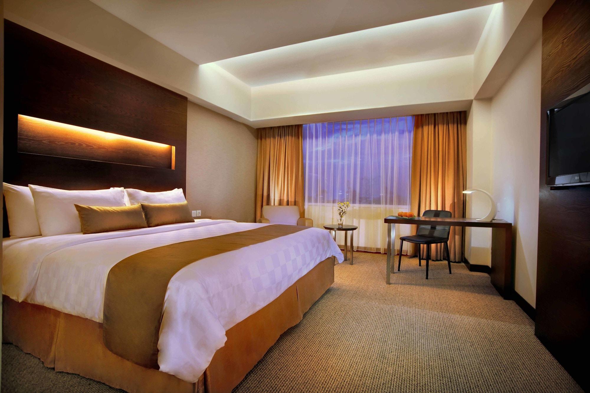 Aston Makassar Hotel & Convention Center Exterior foto